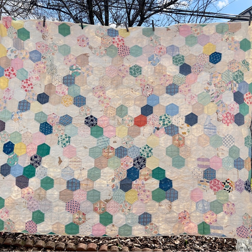 Vintage Antique Pastel Patterned Cream Quilt with Textured Surface 82”x66”